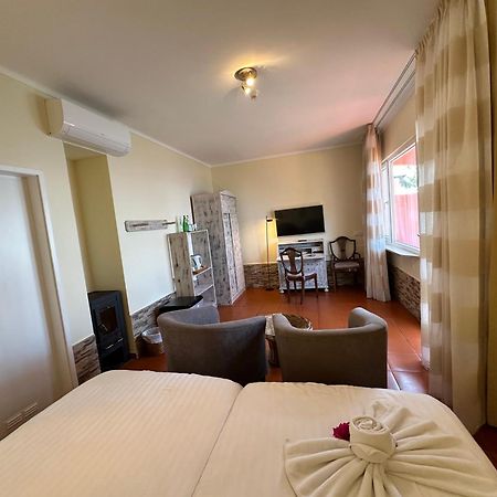 Inn & Art Madeira Caniço Екстериор снимка