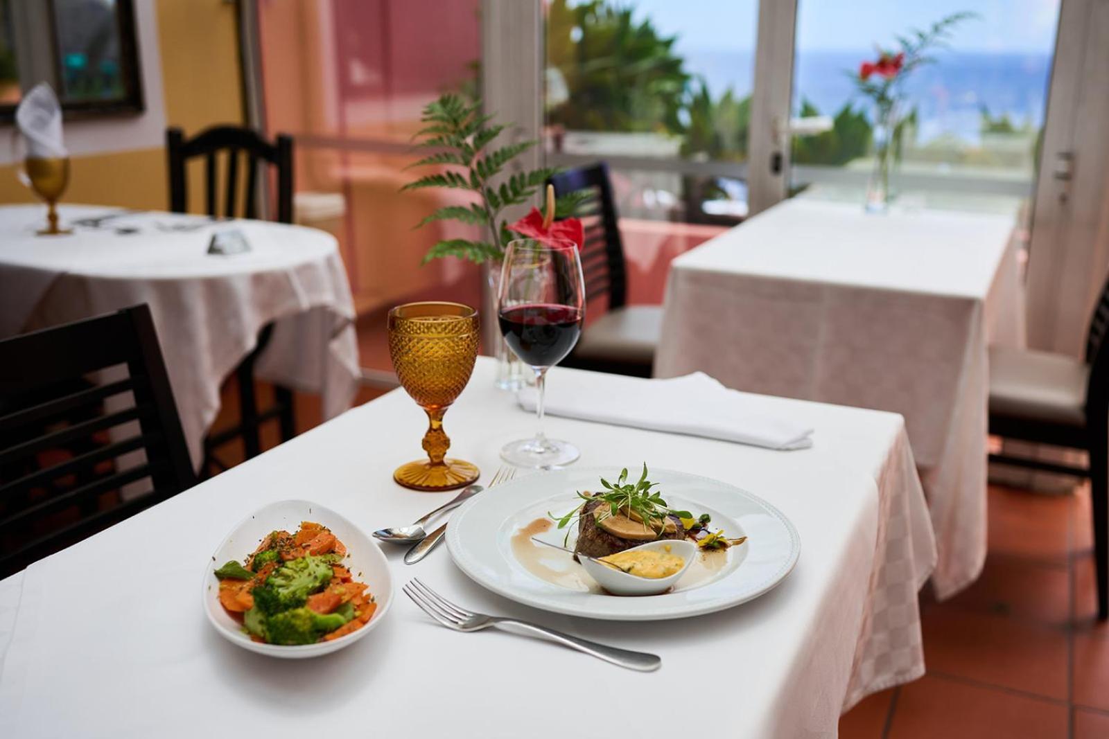 Inn & Art Madeira Caniço Екстериор снимка