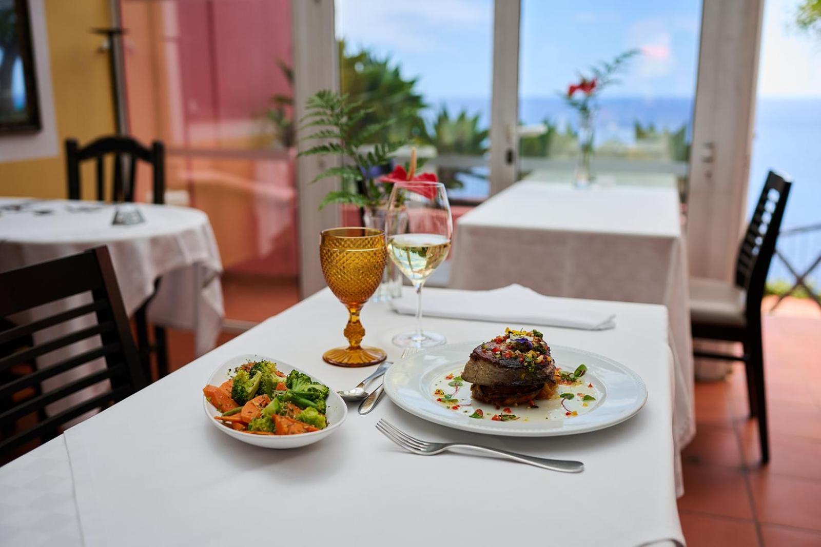 Inn & Art Madeira Caniço Екстериор снимка