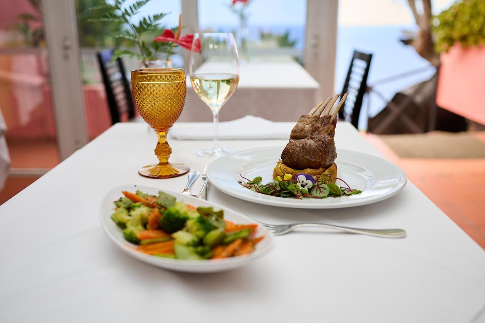 Inn & Art Madeira Caniço Екстериор снимка