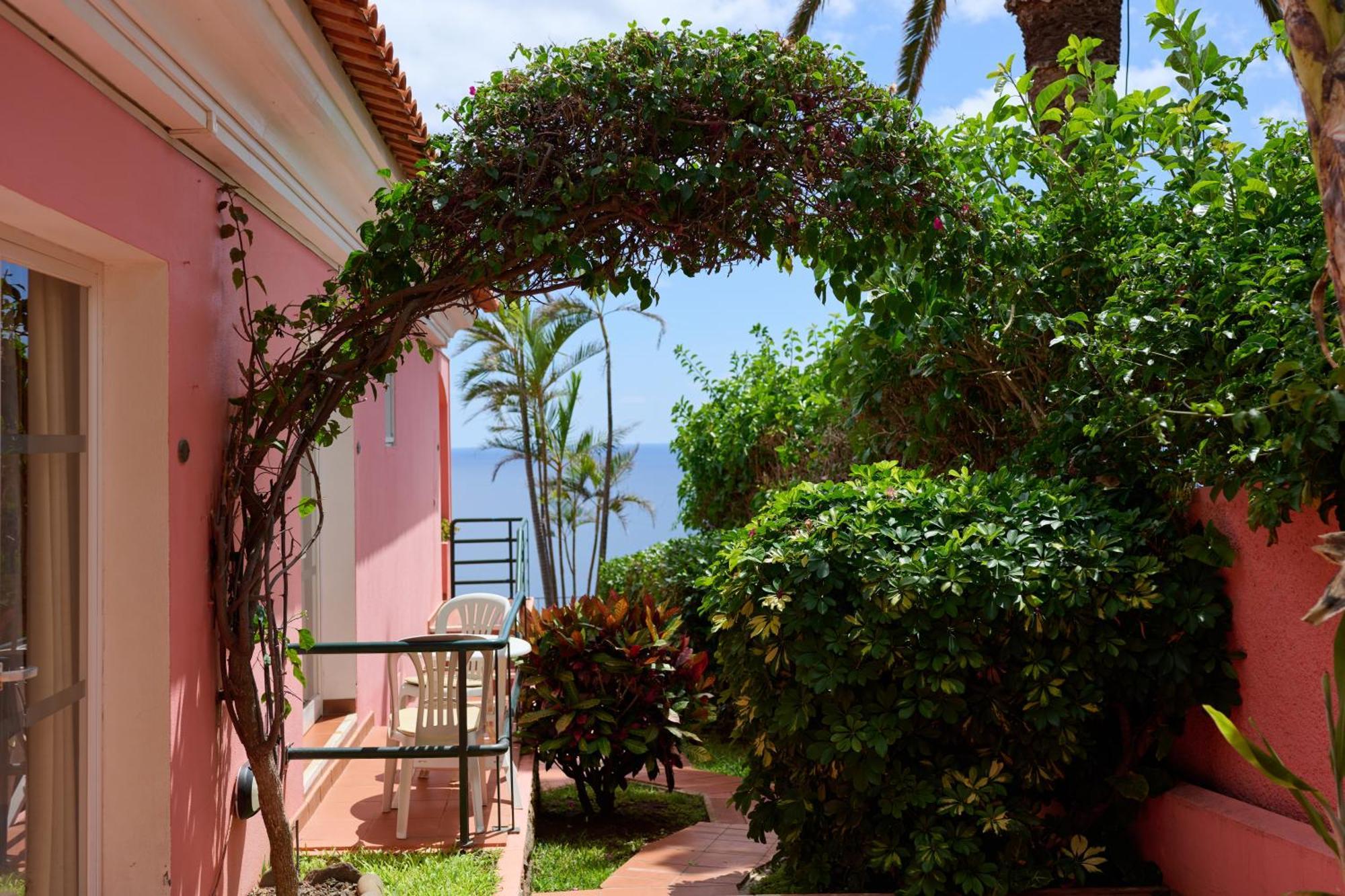 Inn & Art Madeira Caniço Екстериор снимка